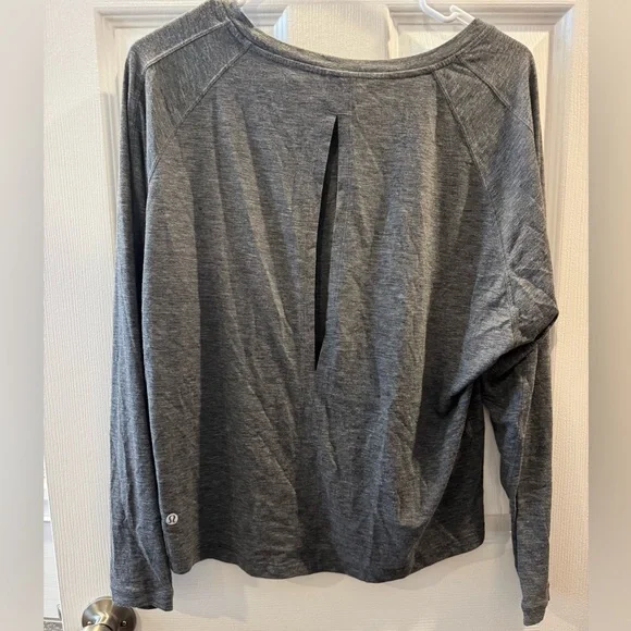 Lululemon Grey Athletic Top Size L - Picture 2 of 4